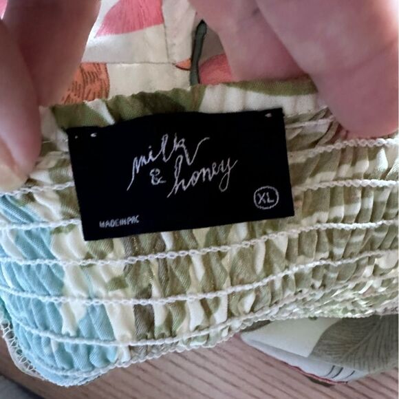 Milk & Honey Tropical collared crop top with ruched tie front & ruched back - XL - Picture 6 of 6